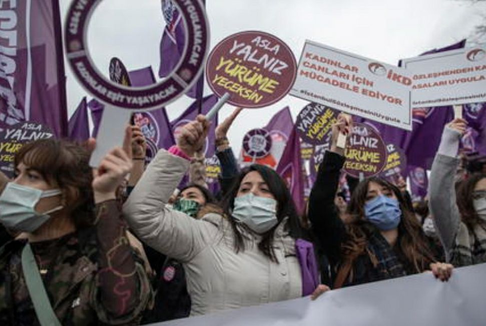 LA TURCHIA ABBANDONA LA CONVENZIONE CONTRO VIOLENZA SULLE DONNE