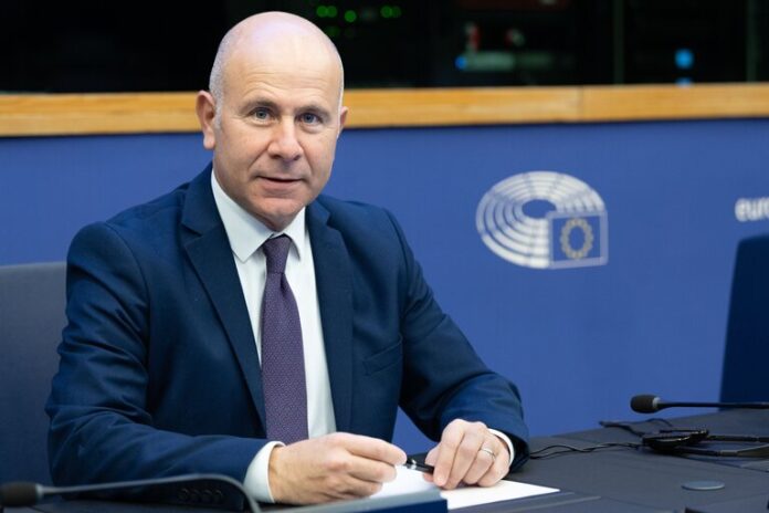 L’europarlamentare Salvatore De Meo eletto Presidente della Commissione Affari Costituzionali
