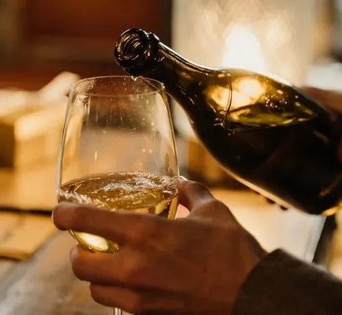 Etichette vino, De Meo: Irlanda contraddice posizione Parlamento Ue