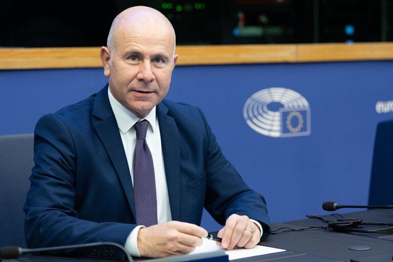 UE, De Meo sul diritto di voto all’estero : “Servono uove norme per migliorare l’esercizio dei diritti elettorali e rafforzare”