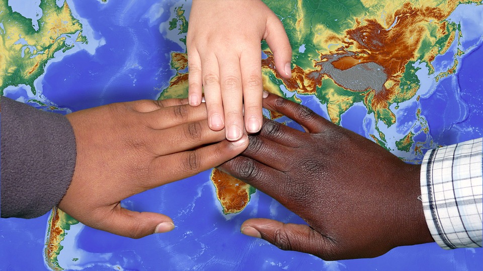 UE, IMMIGRAZIONE: UN PROBLEMA DRAMMATICAMENTE ATTUALE, MA LONTANO DA UNA SOLUZIONE COMUNE