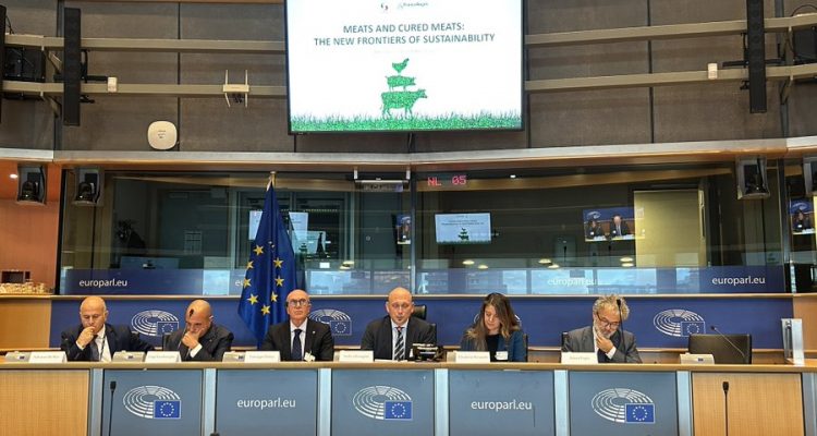 “Meats And Cured Meats: The New Frontiers of Sustainability”: presentato il libro di Carni Sostenibili al Parlamento Europeo